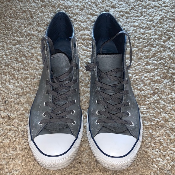 Gently used high top men’s converse